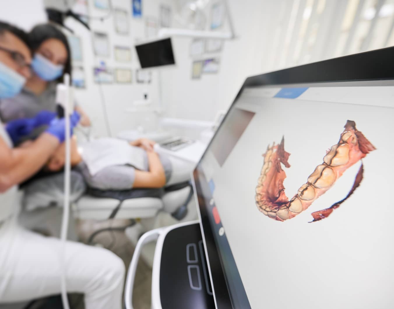 Orthodontie et technologie : simuler son futur sourire virtuellement | Dr Temstet | Paris 8