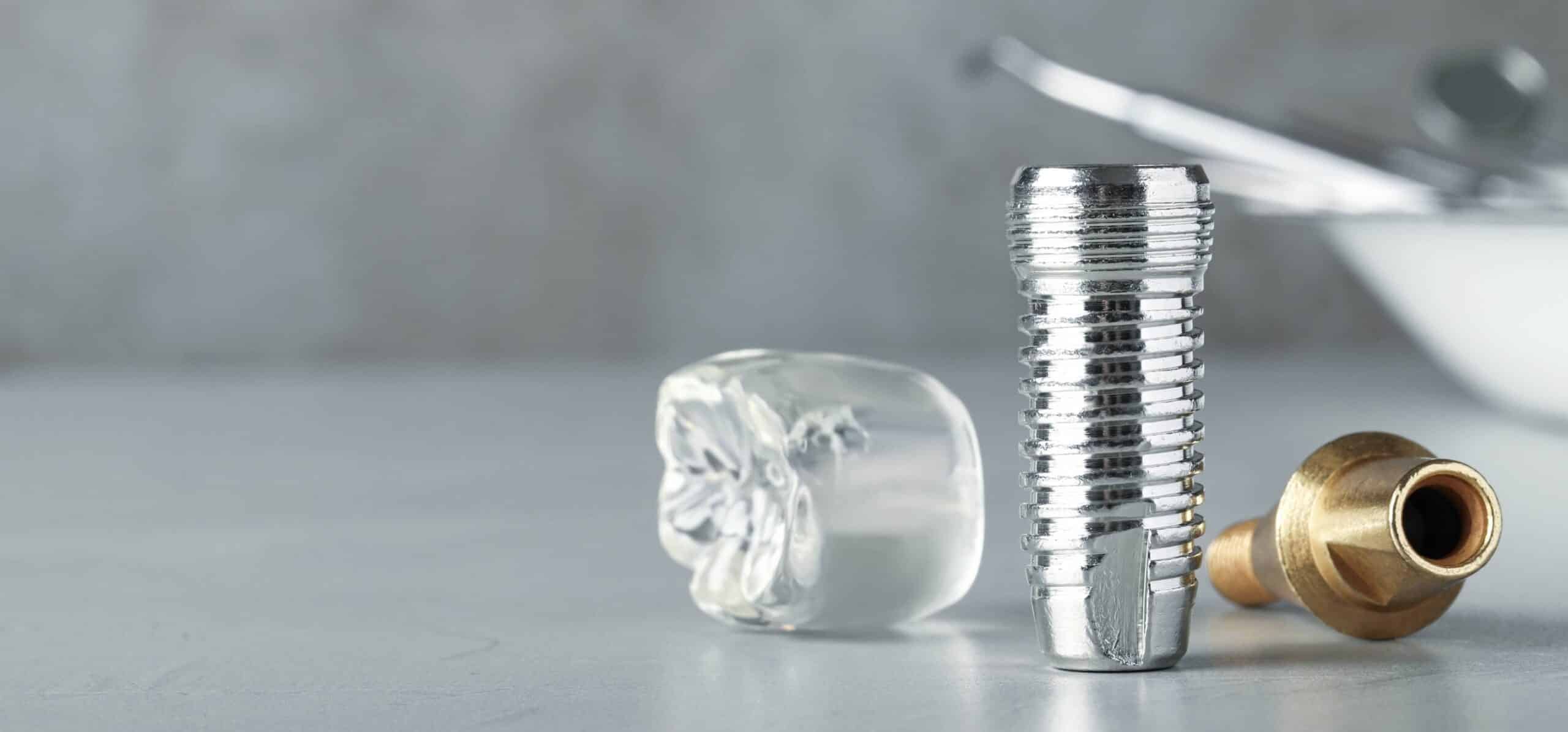 Comment se déroule la pose d’un implant dentaire ? Dr Temstet | Paris